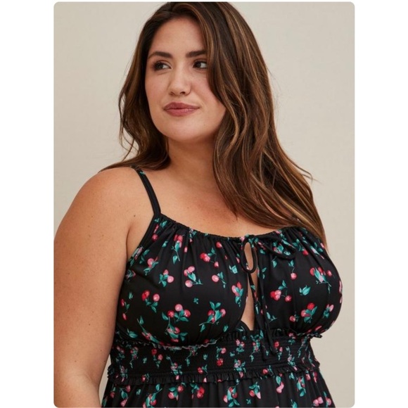 TORRID NWT Smocked Microfiber Keyhole Bralette - Picture 2 of 4